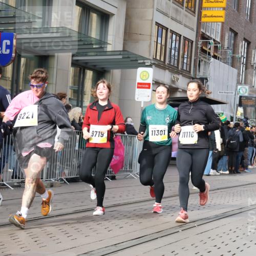 05.10.2025 - 20. swb-Marathon Bremen Strokosch-Dieckow http://msf.ph/oto/9256220 05.10.2025 10:57:40 Ziel 9221, 9330, 9568, 9576, 9582, 9634, 9719, 9872, 10127, 10219, 10377, 10395, 10398, 10459, 10577, 10620, 10651, 10703, 10793, 10834, 10890, 10975, 11023, 11058, 11116, 11301, 11457, 11469, 11564, 11575, 11601, 11608, 11663, 11744, 9221, 9330, 9568, 9576, 9582, 9634, 9719, 9872, 10127, 10219, 10377, 10395, 10398, 10459, 10577, 10620, 10651, 10703, 10793, 10834, 10890, 10975, 11023, 11058, 11601, 11608, 11663 meine-sportfotos.de