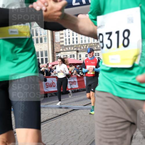 05.10.2025 - 20. swb-Marathon Bremen Yannick Fuchs http://msf.ph/oto/9256231 05.10.2025 10:55:25 Ziel 9176, 9201, 9318, 9350, 9514, 9654, 9881, 9933, 10003, 10116, 10326, 10970, 11042, 11115, 11140, 11702 meine-sportfotos.de