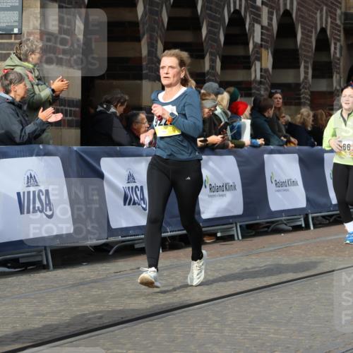 05.10.2025 - 20. swb-Marathon Bremen Strokosch-Dieckow http://msf.ph/oto/9256238 05.10.2025 11:03:02 Ziel 9229, 9300, 9593, 9661, 9662, 9893, 10185, 10777, 10876, 10996, 11376, 11682 meine-sportfotos.de