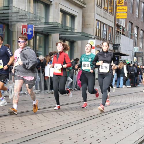 05.10.2025 - 20. swb-Marathon Bremen Strokosch-Dieckow http://msf.ph/oto/9256240 05.10.2025 10:57:41 Ziel 9221, 9330, 9568, 9576, 9582, 9634, 9719, 9872, 9952, 10127, 10219, 10377, 10395, 10398, 10459, 10577, 10620, 10651, 10703, 10793, 10834, 10890, 10975, 11023, 11058, 11116, 11301, 11457, 11469, 11562, 11564, 11575, 11601, 11608, 11663, 11744, 9221, 9330, 9568, 9576, 9582, 9634, 9719, 9872, 9952, 10127, 10219, 10377, 10395, 10398, 10459, 10577, 10620, 10651, 10703, 10793, 10834, 10890, 10975, 11023, 11058, 11562, 11601, 11608, 11663 meine-sportfotos.de