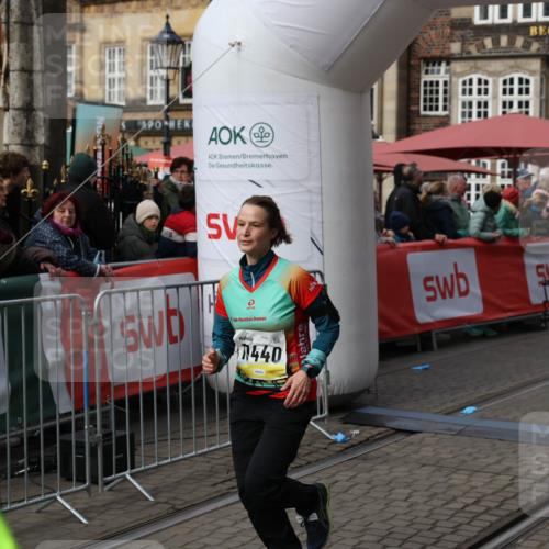 05.10.2025 - 20. swb-Marathon Bremen Yannick Fuchs http://msf.ph/oto/9256246 05.10.2025 11:15:50 Ziel 9567, 11440 meine-sportfotos.de