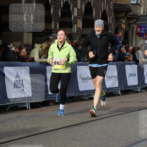 05.10.2025 - 20. swb-Marathon Bremen Strokosch-Dieckow http://msf.ph/oto/9256289 05.10.2025 11:03:03 Ziel 9229, 9300, 9593, 9661, 9662, 9893, 10185, 10777, 10876, 10996, 11376, 11682 meine-sportfotos.de