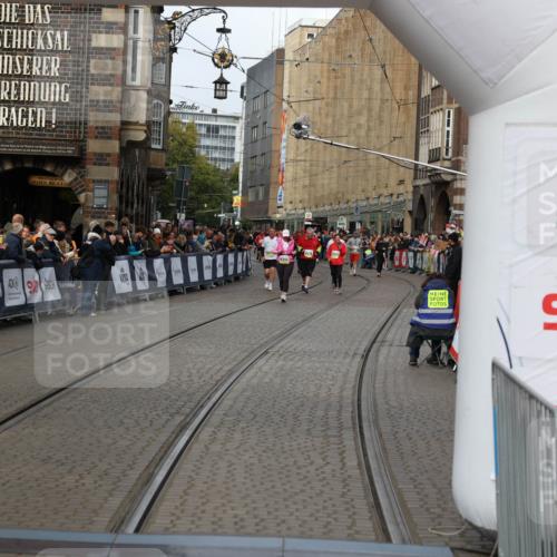 05.10.2025 - 20. swb-Marathon Bremen Yannick Fuchs http://msf.ph/oto/9256312 05.10.2025 11:15:52 Ziel 9567, 11440 meine-sportfotos.de