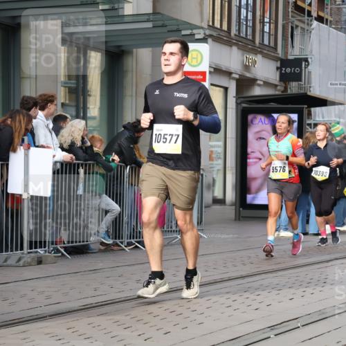 05.10.2025 - 20. swb-Marathon Bremen Strokosch-Dieckow http://msf.ph/oto/9256322 05.10.2025 10:57:43 Ziel 9221, 9330, 9568, 9576, 9582, 9634, 9719, 9872, 9952, 10127, 10219, 10377, 10395, 10398, 10459, 10577, 10620, 10651, 10703, 10793, 10834, 10975, 11023, 11058, 11116, 11301, 11469, 11562, 11564, 11601, 11608, 11663, 9221, 9330, 9568, 9576, 9582, 9634, 9719, 9872, 9952, 10127, 10219, 10377, 10395, 10398, 10459, 10577, 10620, 10651, 10703, 10793, 10834, 10975, 11023, 11058, 11562, 11601, 11608, 11663 meine-sportfotos.de