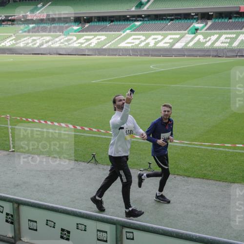 05.10.2025 - 20. swb-Marathon Bremen Michael Burmester http://msf.ph/oto/9256326 05.10.2025 10:44:07 Laufen im Stadion 8844, 9011, 9273, 9373, 9374, 9380, 9386, 9453, 9470, 9479, 9561, 9572, 9667, 9724, 9819, 9895, 9911, 9984, 10036, 10040, 10280, 10288, 10320, 10355, 10364, 10435, 10440, 10441, 10442, 10448, 10491, 10512, 10515, 10540, 10552, 10574, 10665, 10705, 10707, 10831, 10839, 10984, 11027, 11072, 11088, 11135, 11191, 11204, 11252, 11318, 11345, 11381, 11388, 11539, 11548, 11560, 11568, 11635, 9493, 9731, 9732, 9848, 9867, 10183, 10315, 10316, 10399, 10433, 10435, 10962 meine-sportfotos.de