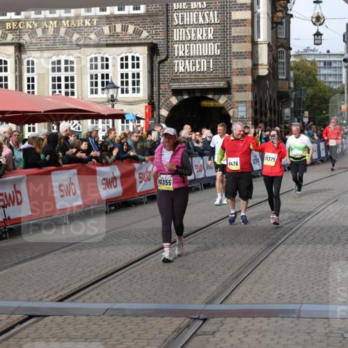 05.10.2025 - 20. swb-Marathon Bremen Yannick Fuchs http://msf.ph/oto/9256331 05.10.2025 11:16:03 Ziel 8476, 10355, 11375 meine-sportfotos.de