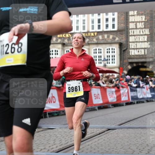 05.10.2025 - 20. swb-Marathon Bremen Yannick Fuchs http://msf.ph/oto/9256350 05.10.2025 10:46:48 Ziel 9009, 9366, 9961, 10268, 10411, 11268, 11327 meine-sportfotos.de