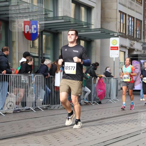 05.10.2025 - 20. swb-Marathon Bremen Strokosch-Dieckow http://msf.ph/oto/9256355 05.10.2025 10:57:44 Ziel 9221, 9330, 9568, 9576, 9582, 9634, 9719, 9872, 9952, 10127, 10377, 10395, 10398, 10459, 10577, 10620, 10651, 10703, 10793, 10834, 10975, 11023, 11058, 11116, 11301, 11469, 11562, 11601, 11608, 11663, 9221, 9330, 9568, 9576, 9582, 9634, 9719, 9872, 9952, 10127, 10377, 10395, 10398, 10459, 10577, 10620, 10651, 10703, 10793, 10834, 10975, 11023, 11058, 11562, 11601, 11608, 11663 meine-sportfotos.de