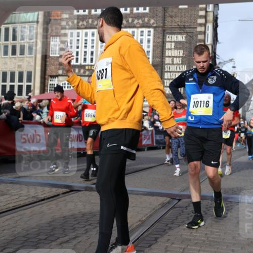05.10.2025 - 20. swb-Marathon Bremen Yannick Fuchs http://msf.ph/oto/9256366 05.10.2025 10:55:27 Ziel 9201, 9318, 9350, 9514, 9654, 9881, 9933, 10116, 10260, 10970, 11042, 11115, 11140, 11431, 11702 meine-sportfotos.de