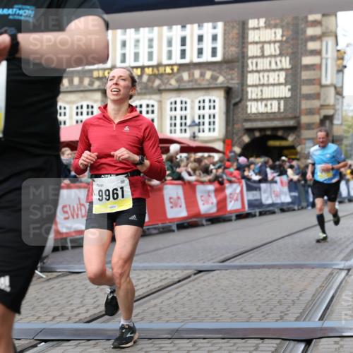 05.10.2025 - 20. swb-Marathon Bremen Yannick Fuchs http://msf.ph/oto/9256370 05.10.2025 10:46:48 Ziel 9009, 9366, 9961, 10268, 10411, 11268, 11327 meine-sportfotos.de