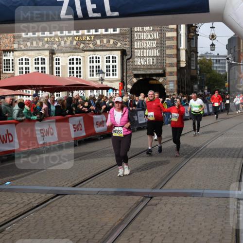 05.10.2025 - 20. swb-Marathon Bremen Yannick Fuchs http://msf.ph/oto/9256383 05.10.2025 11:16:04 Ziel 8476, 10355, 11375 meine-sportfotos.de