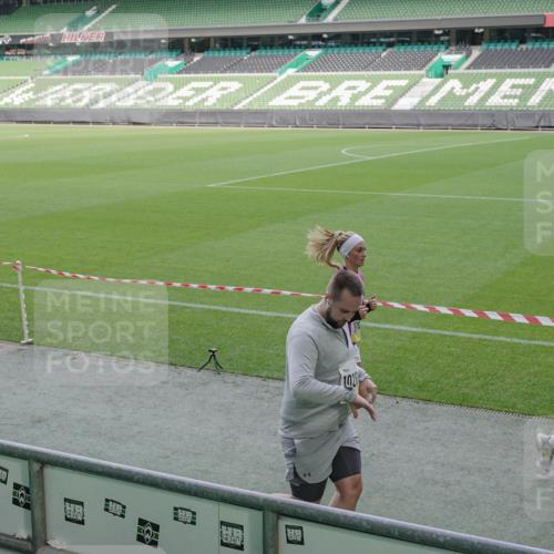 05.10.2025 - 20. swb-Marathon Bremen Michael Burmester http://msf.ph/oto/9256415 05.10.2025 10:44:11 Laufen im Stadion 7007, 8844, 9011, 9273, 9303, 9373, 9374, 9380, 9386, 9453, 9470, 9479, 9572, 9667, 9724, 9819, 9895, 9911, 9984, 10036, 10040, 10273, 10280, 10288, 10320, 10355, 10364, 10440, 10441, 10442, 10448, 10491, 10512, 10540, 10552, 10574, 10665, 10705, 10707, 10831, 10839, 10984, 11027, 11072, 11088, 11135, 11191, 11204, 11252, 11318, 11345, 11381, 11385, 11388, 11448, 11539, 11548, 11560, 11568, 11635, 9561, 9848, 9867, 10183, 10315, 10399, 10435 meine-sportfotos.de
