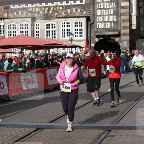 05.10.2025 - 20. swb-Marathon Bremen Yannick Fuchs http://msf.ph/oto/9256422 05.10.2025 11:16:05 Ziel 8476, 10355, 11375 meine-sportfotos.de