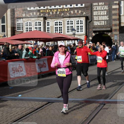 05.10.2025 - 20. swb-Marathon Bremen Yannick Fuchs http://msf.ph/oto/9256451 05.10.2025 11:16:06 Ziel 8476, 10355, 10831, 10846, 11375 meine-sportfotos.de