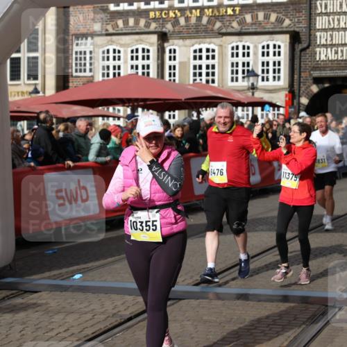 05.10.2025 - 20. swb-Marathon Bremen Yannick Fuchs http://msf.ph/oto/9256469 05.10.2025 11:16:06 Ziel 8476, 10355, 10831, 10846, 11375 meine-sportfotos.de