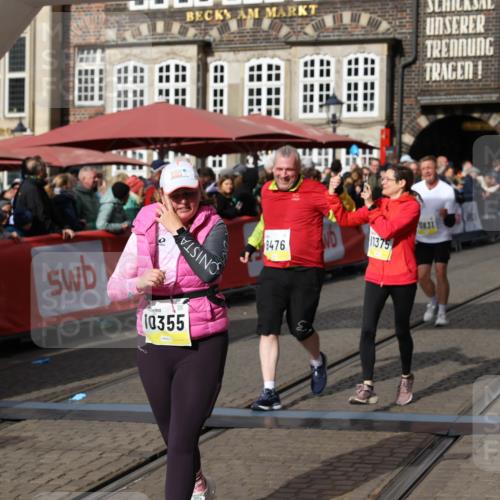 05.10.2025 - 20. swb-Marathon Bremen Yannick Fuchs http://msf.ph/oto/9256483 05.10.2025 11:16:06 Ziel 8476, 10355, 10831, 10846, 11375 meine-sportfotos.de