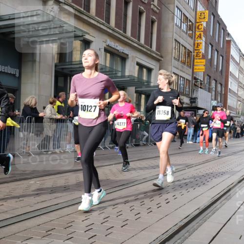 05.10.2025 - 20. swb-Marathon Bremen Strokosch-Dieckow http://msf.ph/oto/9256510 05.10.2025 10:57:48 Ziel 7077, 9174, 9330, 9462, 9568, 9576, 9582, 9634, 9719, 9872, 9952, 10127, 10368, 10377, 10395, 10398, 10459, 10577, 10620, 10703, 10786, 10793, 11049, 11058, 11116, 11301, 11562, 11601, 11608, 11663, 11724, 7077, 9174, 9330, 9462, 9568, 9576, 9582, 9634, 9719, 9872, 9952, 10127, 10368, 10377, 10395, 10398, 10459, 10577, 10620, 10703, 10786, 10793, 11058, 11562, 11601, 11608, 11663 meine-sportfotos.de