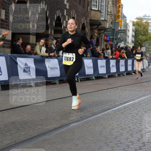 05.10.2025 - 20. swb-Marathon Bremen Strokosch-Dieckow http://msf.ph/oto/9256511 05.10.2025 11:03:10 Ziel 9300, 9325, 9593, 10185, 10471, 10926, 10996, 11390, 11682 meine-sportfotos.de
