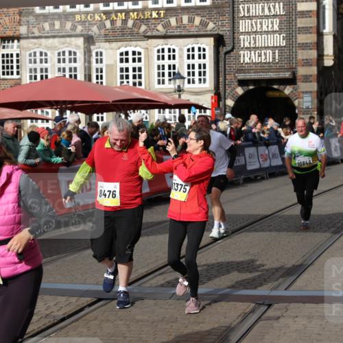 05.10.2025 - 20. swb-Marathon Bremen Yannick Fuchs http://msf.ph/oto/9256529 05.10.2025 11:16:07 Ziel 8476, 10355, 10831, 10846, 11375 meine-sportfotos.de