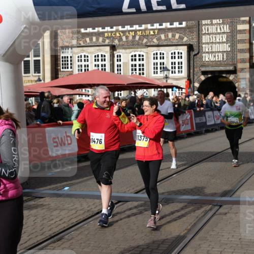 05.10.2025 - 20. swb-Marathon Bremen Yannick Fuchs http://msf.ph/oto/9256555 05.10.2025 11:16:07 Ziel 8476, 10355, 10831, 10846, 11375 meine-sportfotos.de