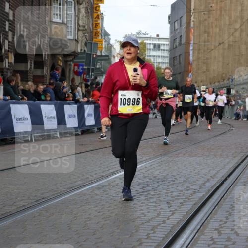 05.10.2025 - 20. swb-Marathon Bremen Strokosch-Dieckow http://msf.ph/oto/9256566 05.10.2025 11:03:11 Ziel 9246, 9300, 9325, 9593, 10142, 10471, 10926, 10996, 11390, 11682 meine-sportfotos.de