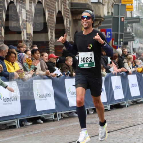 05.10.2025 - 20. swb-Marathon Bremen Strokosch-Dieckow http://msf.ph/oto/9256567 05.10.2025 12:54:15 Ziel 1889, 9082 meine-sportfotos.de
