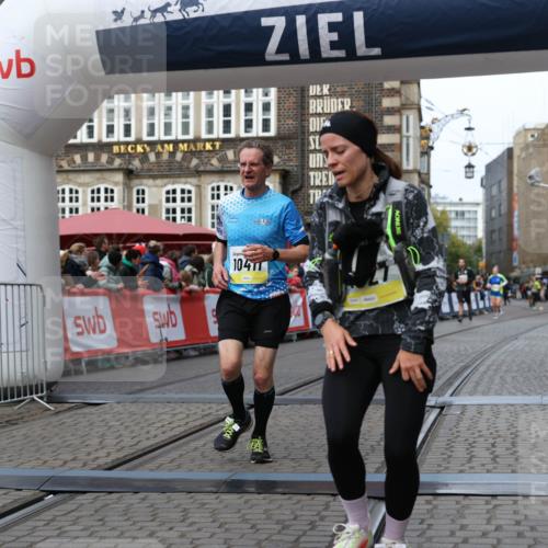 05.10.2025 - 20. swb-Marathon Bremen Yannick Fuchs http://msf.ph/oto/9256604 05.10.2025 10:46:51 Ziel 9366, 9961, 10268, 10277, 10411, 11268, 11327 meine-sportfotos.de