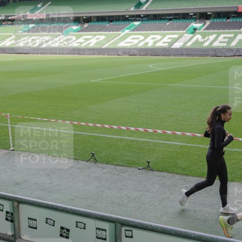 05.10.2025 - 20. swb-Marathon Bremen Michael Burmester http://msf.ph/oto/9256605 05.10.2025 10:44:19 Laufen im Stadion 7007, 8844, 9011, 9012, 9273, 9303, 9373, 9374, 9386, 9453, 9470, 9479, 9572, 9631, 9667, 9724, 9819, 9895, 9911, 9984, 10036, 10040, 10273, 10280, 10320, 10355, 10364, 10440, 10441, 10442, 10448, 10540, 10574, 10665, 10705, 10707, 10831, 10839, 10984, 11027, 11072, 11088, 11135, 11191, 11204, 11252, 11293, 11318, 11345, 11381, 11385, 11388, 11448, 11539, 11544, 11548, 11560, 11568, 11635, 9380, 9561, 9895, 10183, 10288, 10399, 10435, 10512, 10552 meine-sportfotos.de