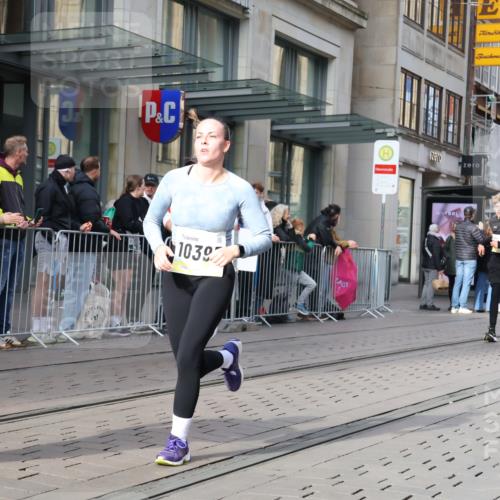 05.10.2025 - 20. swb-Marathon Bremen Strokosch-Dieckow http://msf.ph/oto/9256646 05.10.2025 10:57:54 Ziel 7077, 9174, 9330, 9462, 9576, 9582, 9608, 9634, 9872, 9952, 10084, 10127, 10368, 10377, 10395, 10398, 10459, 10586, 10620, 10786, 10793, 11049, 11058, 11181, 11184, 11495, 11562, 11591, 11601, 11608, 11724, 7077, 9174, 9330, 9462, 9576, 9582, 9608, 9634, 9872, 9952, 10084, 10127, 10368, 10377, 10395, 10398, 10459, 10586, 10620, 10786, 10793, 11058, 11562, 11601, 11608 meine-sportfotos.de