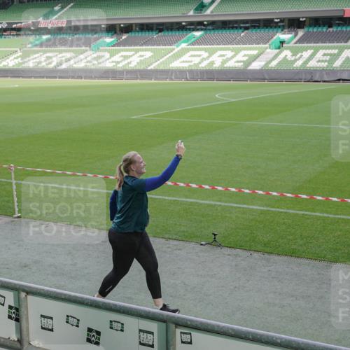 05.10.2025 - 20. swb-Marathon Bremen Michael Burmester http://msf.ph/oto/9256651 05.10.2025 10:44:22 Laufen im Stadion 7007, 8844, 9011, 9012, 9273, 9303, 9373, 9374, 9386, 9453, 9470, 9479, 9572, 9631, 9667, 9724, 9819, 9911, 9984, 10036, 10040, 10273, 10280, 10355, 10364, 10440, 10441, 10442, 10448, 10540, 10574, 10665, 10705, 10707, 10831, 10839, 10984, 11027, 11072, 11088, 11135, 11191, 11204, 11252, 11293, 11318, 11345, 11381, 11385, 11388, 11448, 11539, 11544, 11548, 11560, 11568, 11635, 9380, 9561, 9895, 10183, 10288, 10320, 10399, 10435, 10512, 10552 meine-sportfotos.de