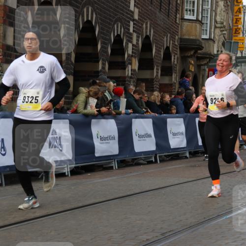 05.10.2025 - 20. swb-Marathon Bremen Strokosch-Dieckow http://msf.ph/oto/9256685 05.10.2025 11:03:18 Ziel 7776, 9224, 9225, 9246, 9325, 10142, 10405, 10446, 10963, 10995, 11103, 11124, 11236, 11390, 11467, 11502, 11508, 11509 meine-sportfotos.de
