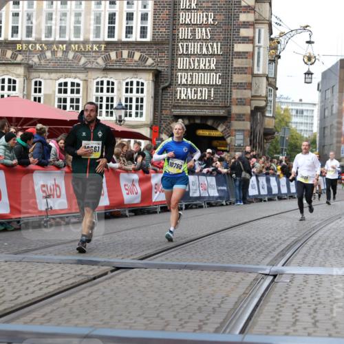 05.10.2025 - 20. swb-Marathon Bremen Yannick Fuchs http://msf.ph/oto/9256726 05.10.2025 10:46:59 Ziel 10277, 10661, 10750, 11189 meine-sportfotos.de