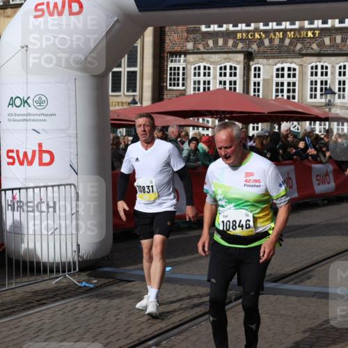 05.10.2025 - 20. swb-Marathon Bremen Yannick Fuchs http://msf.ph/oto/9256731 05.10.2025 11:16:11 Ziel 7109, 8476, 10220, 10355, 10831, 10846, 11331, 11375 meine-sportfotos.de