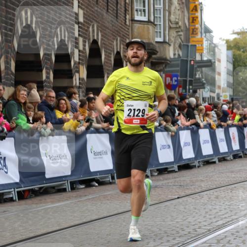 05.10.2025 - 20. swb-Marathon Bremen Strokosch-Dieckow http://msf.ph/oto/9256741 05.10.2025 12:54:29 Ziel 2129, 5240 meine-sportfotos.de