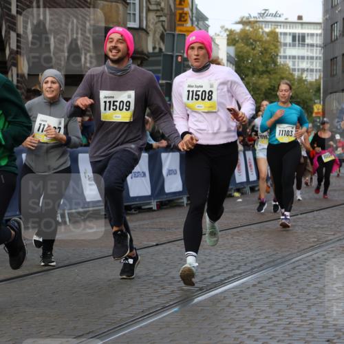 05.10.2025 - 20. swb-Marathon Bremen Strokosch-Dieckow http://msf.ph/oto/9256757 05.10.2025 11:03:21 Ziel 7776, 9224, 9225, 9246, 9308, 10142, 10405, 10446, 10963, 10995, 11103, 11124, 11150, 11236, 11467, 11502, 11508, 11509 meine-sportfotos.de