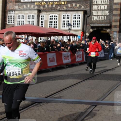 05.10.2025 - 20. swb-Marathon Bremen Yannick Fuchs http://msf.ph/oto/9256773 05.10.2025 11:16:11 Ziel 7109, 8476, 10220, 10355, 10831, 10846, 11331, 11375 meine-sportfotos.de