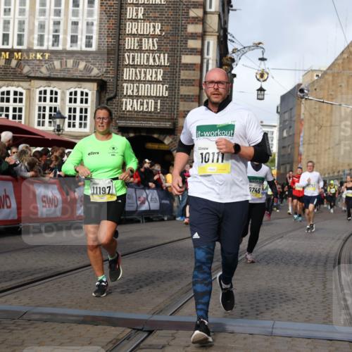05.10.2025 - 20. swb-Marathon Bremen Yannick Fuchs http://msf.ph/oto/9256777 05.10.2025 10:55:37 Ziel 9722, 9856, 9902, 10111, 10256, 10260, 10262, 10745, 11025, 11197, 11380, 11431 meine-sportfotos.de