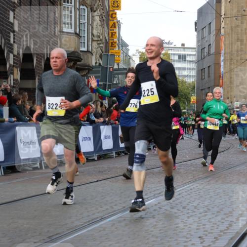 05.10.2025 - 20. swb-Marathon Bremen Strokosch-Dieckow http://msf.ph/oto/9256783 05.10.2025 11:03:25 Ziel 7776, 9224, 9225, 9308, 9486, 9498, 9850, 10446, 10963, 10995, 11103, 11124, 11150, 11236, 11502 meine-sportfotos.de