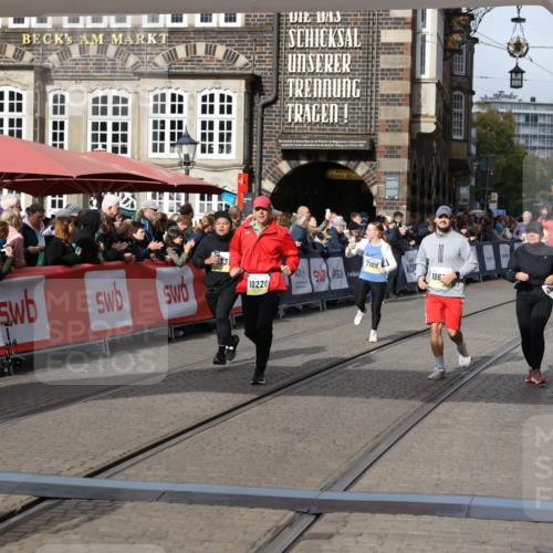 05.10.2025 - 20. swb-Marathon Bremen Yannick Fuchs http://msf.ph/oto/9256791 05.10.2025 11:16:12 Ziel 7109, 8476, 9640, 10220, 10635, 10831, 10846, 11331, 11375 meine-sportfotos.de