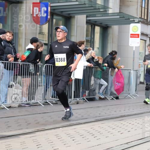 05.10.2025 - 20. swb-Marathon Bremen Strokosch-Dieckow http://msf.ph/oto/9256794 05.10.2025 10:58:00 Ziel 7077, 9174, 9330, 9433, 9462, 9608, 9634, 9820, 9952, 10055, 10084, 10261, 10368, 10377, 10398, 10408, 10586, 10620, 10786, 10988, 11049, 11181, 11184, 11291, 11495, 11562, 11591, 11608, 11700, 11724, 7077, 9174, 9330, 9433, 9462, 9608, 9634, 9820, 9952, 10055, 10084, 10261, 10368, 10377, 10398, 10408, 10586, 10620, 10786, 11562, 11608 meine-sportfotos.de
