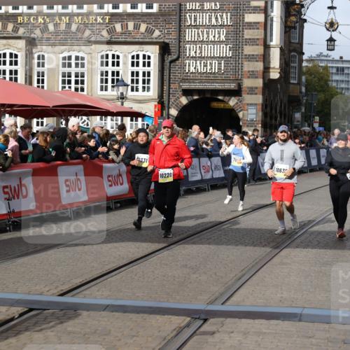 05.10.2025 - 20. swb-Marathon Bremen Yannick Fuchs http://msf.ph/oto/9256799 05.10.2025 11:16:12 Ziel 7109, 8476, 9640, 10220, 10635, 10831, 10846, 11331, 11375 meine-sportfotos.de