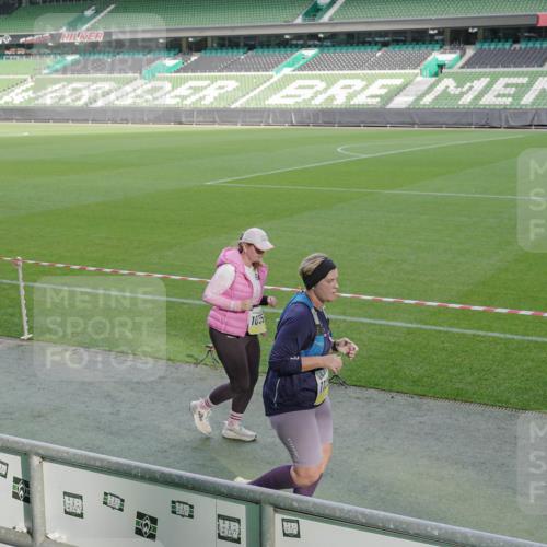 05.10.2025 - 20. swb-Marathon Bremen Michael Burmester http://msf.ph/oto/9256825 05.10.2025 10:44:35 Laufen im Stadion 7007, 8844, 9011, 9012, 9264, 9303, 9342, 9373, 9374, 9386, 9453, 9479, 9567, 9572, 9631, 9667, 9724, 9767, 9768, 9899, 9970, 10114, 10115, 10273, 10280, 10340, 10355, 10364, 10440, 10441, 10442, 10574, 10647, 10665, 10839, 10846, 10984, 11027, 11060, 11072, 11117, 11135, 11191, 11252, 11293, 11318, 11367, 11378, 11381, 11385, 11407, 11448, 11539, 11544, 11557, 11560, 11568, 11635, 9011, 9273, 9380, 9386, 9470, 9819, 9895, 9911, 9984, 10036, 10288, 10320, 10552 meine-sportfotos.de