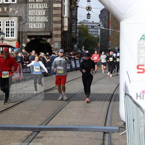 05.10.2025 - 20. swb-Marathon Bremen Yannick Fuchs http://msf.ph/oto/9256844 05.10.2025 11:16:13 Ziel 7109, 8476, 9640, 10220, 10635, 10831, 10846, 11331, 11375 meine-sportfotos.de