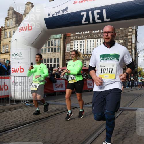 05.10.2025 - 20. swb-Marathon Bremen Yannick Fuchs http://msf.ph/oto/9256857 05.10.2025 10:55:39 Ziel 9492, 9722, 9856, 9902, 10111, 10256, 10262, 10745, 10757, 11025, 11197 meine-sportfotos.de
