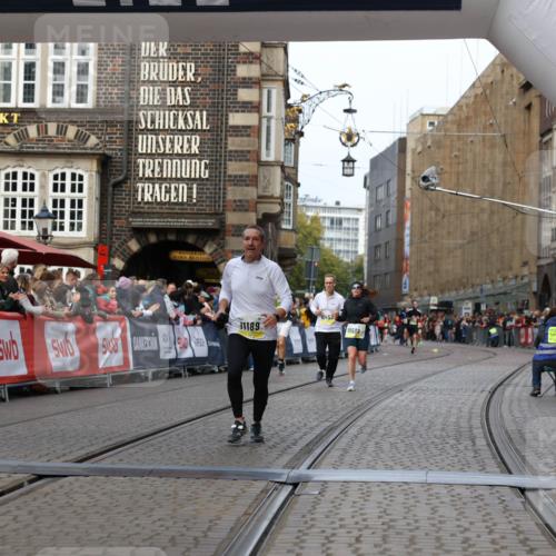 05.10.2025 - 20. swb-Marathon Bremen Yannick Fuchs http://msf.ph/oto/9256865 05.10.2025 10:47:01 Ziel 10661, 10750, 11189 meine-sportfotos.de