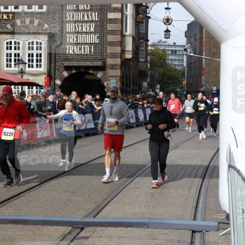 05.10.2025 - 20. swb-Marathon Bremen Yannick Fuchs http://msf.ph/oto/9256871 05.10.2025 11:16:13 Ziel 7109, 8476, 9640, 10220, 10635, 10831, 10846, 11331, 11375 meine-sportfotos.de