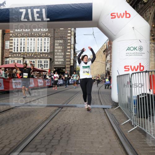 05.10.2025 - 20. swb-Marathon Bremen Yannick Fuchs http://msf.ph/oto/9256891 05.10.2025 10:55:39 Ziel 9492, 9722, 9856, 9902, 10111, 10256, 10262, 10745, 10757, 11025, 11197 meine-sportfotos.de
