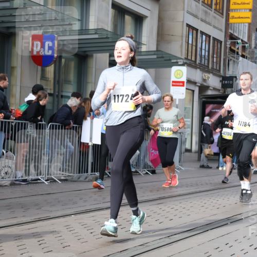 05.10.2025 - 20. swb-Marathon Bremen Strokosch-Dieckow http://msf.ph/oto/9256895 05.10.2025 10:58:03 Ziel 7077, 9174, 9330, 9433, 9462, 9608, 9766, 9820, 9913, 9952, 10055, 10084, 10261, 10285, 10368, 10398, 10408, 10513, 10586, 10786, 10988, 11049, 11181, 11184, 11291, 11495, 11562, 11591, 11608, 11700, 11724, 7077, 9174, 9330, 9433, 9462, 9608, 9766, 9820, 9913, 9952, 10055, 10084, 10261, 10285, 10368, 10398, 10408, 10513, 10586, 10786, 11562, 11608 meine-sportfotos.de