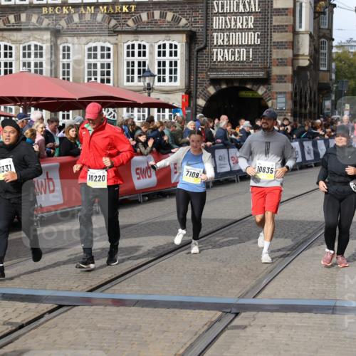 05.10.2025 - 20. swb-Marathon Bremen Yannick Fuchs http://msf.ph/oto/9256925 05.10.2025 11:16:14 Ziel 7109, 9640, 10220, 10635, 10831, 10846, 11331 meine-sportfotos.de
