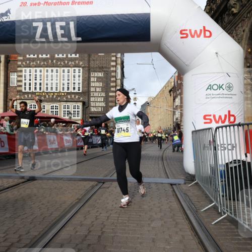 05.10.2025 - 20. swb-Marathon Bremen Yannick Fuchs http://msf.ph/oto/9256930 05.10.2025 10:55:40 Ziel 9492, 9720, 9722, 9856, 9902, 10107, 10111, 10195, 10262, 10745, 10757, 11025, 11197 meine-sportfotos.de